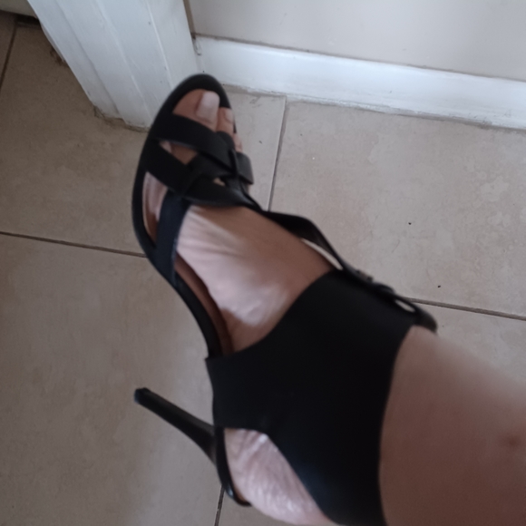 Shoes - Picture 5 of 9